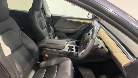 TESLA MODEL Y RWD Auto