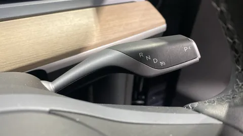 TESLA MODEL Y RWD Auto