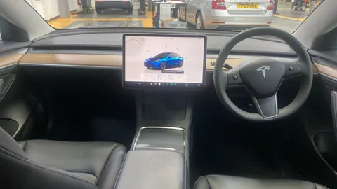 TESLA MODEL 3 RWD Auto