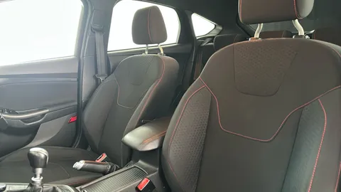 FORD FOCUS 1.5 TDCi 120 ST-Line X