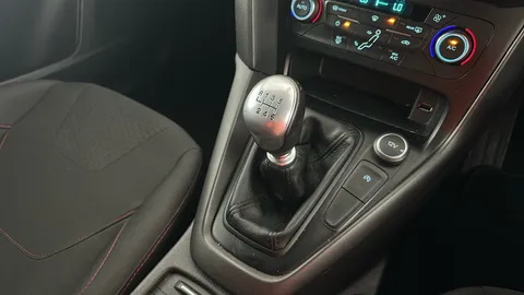 FORD FOCUS 1.5 TDCi 120 ST-Line X