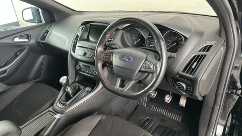 FORD FOCUS 1.5 TDCi 120 ST-Line X