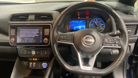 NISSAN LEAF 110kW N-Connecta 39kWh Auto