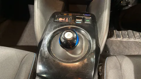 NISSAN LEAF 110kW N-Connecta 39kWh Auto