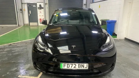 TESLA MODEL Y RWD Auto