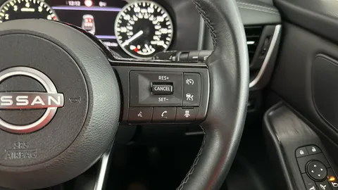 NISSAN QASHQAI 1.3 DiG-T MH Acenta Premium