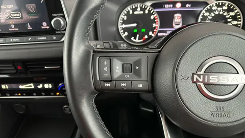 NISSAN QASHQAI 1.3 DiG-T MH Acenta Premium