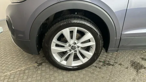 VOLKSWAGEN T-CROSS 1.0 TSI SE