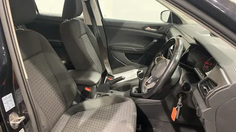 VOLKSWAGEN T-CROSS 1.0 TSI SE