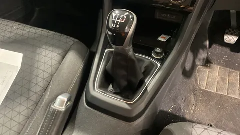 VOLKSWAGEN T-CROSS 1.0 TSI SE