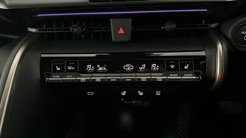 TOYOTA C-HR 2.0 PHEV Excel CVT