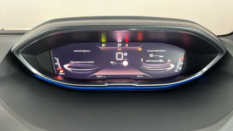 PEUGEOT 3008 1.2 Hybrid 136 GT e-DSC6