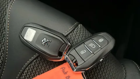 PEUGEOT 3008 1.2 Hybrid 136 GT e-DSC6