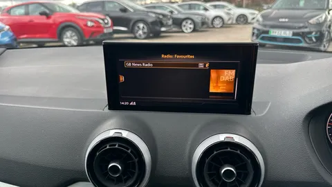 AUDI Q2 35 TFSI S Line S Tronic