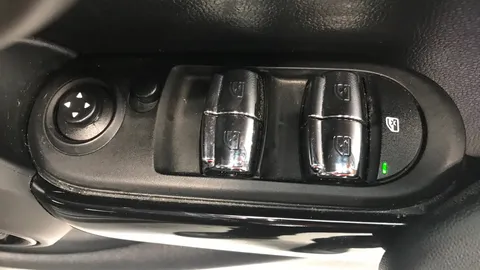 MINI HATCHBACK 1.5 Cooper Seven