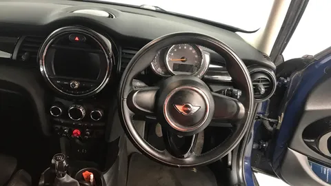 MINI HATCHBACK 1.5 Cooper Seven