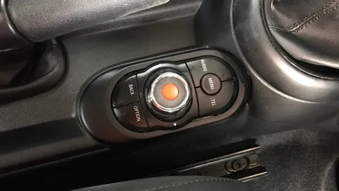 MINI HATCHBACK 1.5 Cooper Seven