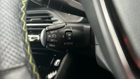 PEUGEOT 2008 100kW GT 50kWh Auto