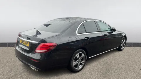 MERCEDES-BENZ E CLASS E 200 SE 9G-Tronic