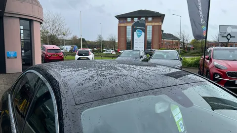 MERCEDES-BENZ E CLASS E 200 SE 9G-Tronic