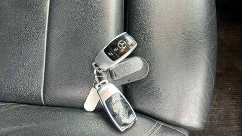 MERCEDES-BENZ E CLASS E 200 SE 9G-Tronic