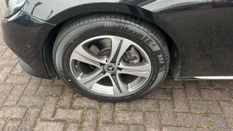 MERCEDES-BENZ E CLASS E 200 SE 9G-Tronic