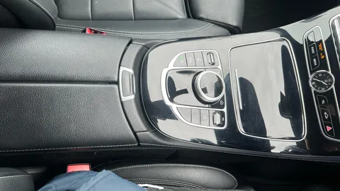 MERCEDES-BENZ E CLASS E 200 SE 9G-Tronic