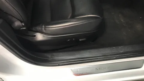 TESLA MODEL 3 Standard Plus Auto