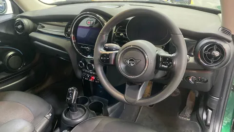 MINI HATCHBACK 1.5 Cooper Classic Premium Auto