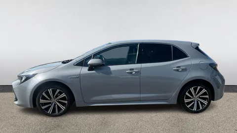 TOYOTA COROLLA 1.8 VVT-i Hybrid Design CVT