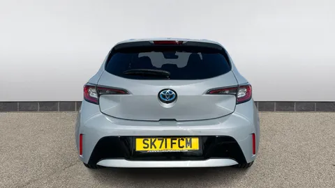 TOYOTA COROLLA 1.8 VVT-i Hybrid Design CVT