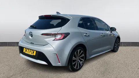 TOYOTA COROLLA 1.8 VVT-i Hybrid Design CVT