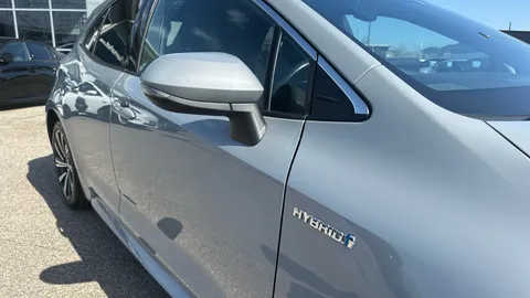 TOYOTA COROLLA 1.8 VVT-i Hybrid Design CVT