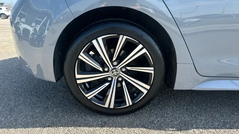 TOYOTA COROLLA 1.8 VVT-i Hybrid Design CVT