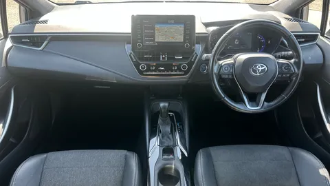 TOYOTA COROLLA 1.8 VVT-i Hybrid Design CVT