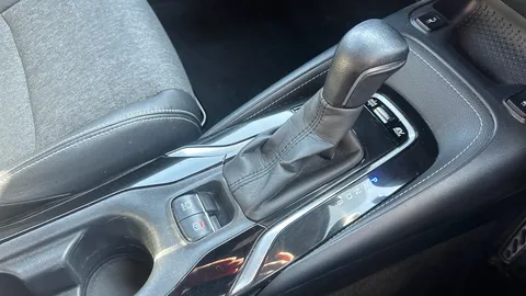 TOYOTA COROLLA 1.8 VVT-i Hybrid Design CVT