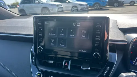 TOYOTA COROLLA 1.8 VVT-i Hybrid Design CVT