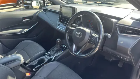 TOYOTA COROLLA 1.8 VVT-i Hybrid Design CVT