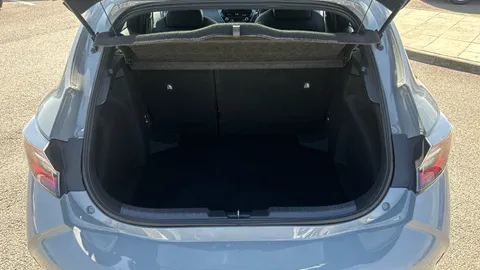 TOYOTA COROLLA 1.8 VVT-i Hybrid Design CVT