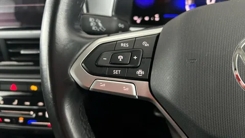 VOLKSWAGEN T-ROC 1.5 TSI Life