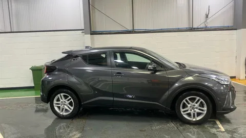 TOYOTA C-HR 1.8 Hybrid Icon CVT