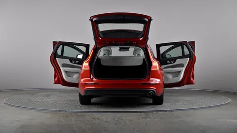 VOLVO V60 2.0 D3 Momentum Auto