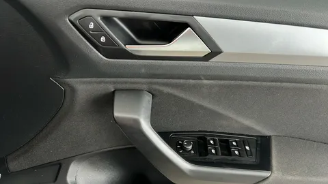 VOLKSWAGEN T-ROC 1.5 TSI Life DSG