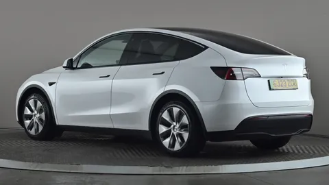 TESLA MODEL Y RWD Auto