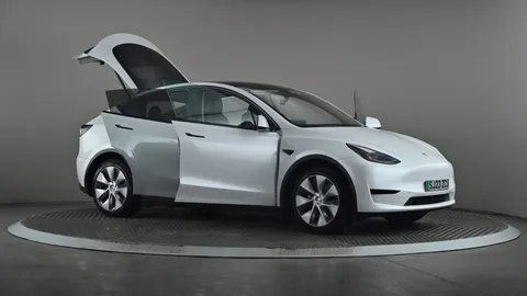 TESLA MODEL Y RWD Auto