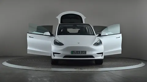 TESLA MODEL Y RWD Auto
