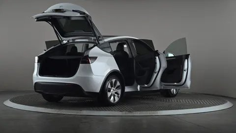 TESLA MODEL Y RWD Auto