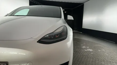 TESLA MODEL Y RWD Auto