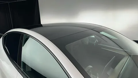 TESLA MODEL Y RWD Auto