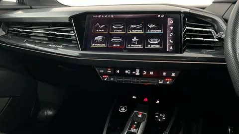 AUDI Q4 150kW 40 82kWh S Line Auto